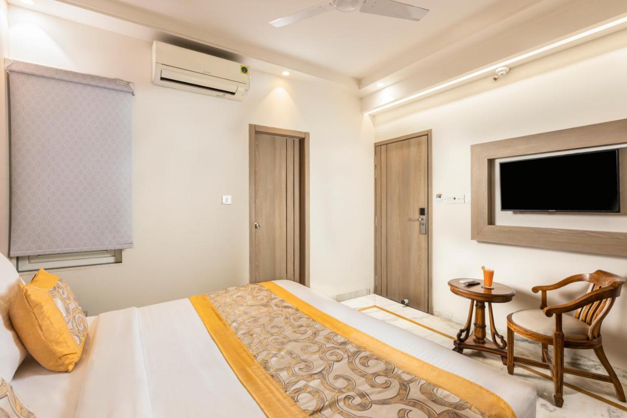 Hotel Star By Star Group- Near Delhi Airport Új-Delhi Kültér fotó