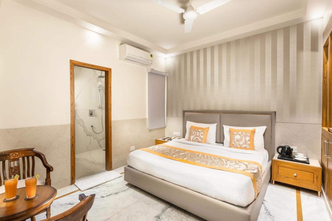 Hotel Star By Star Group- Near Delhi Airport Új-Delhi Kültér fotó