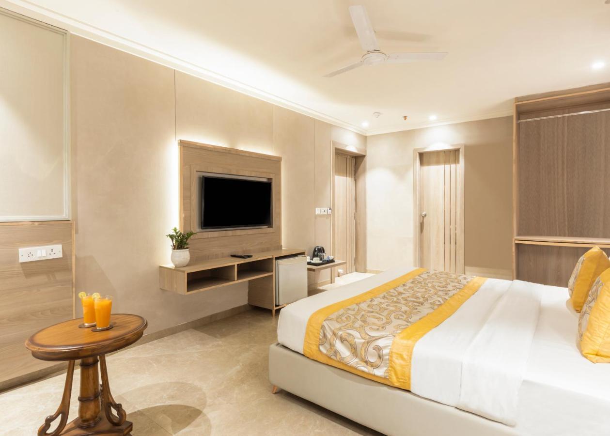 Hotel Star By Star Group- Near Delhi Airport Új-Delhi Kültér fotó