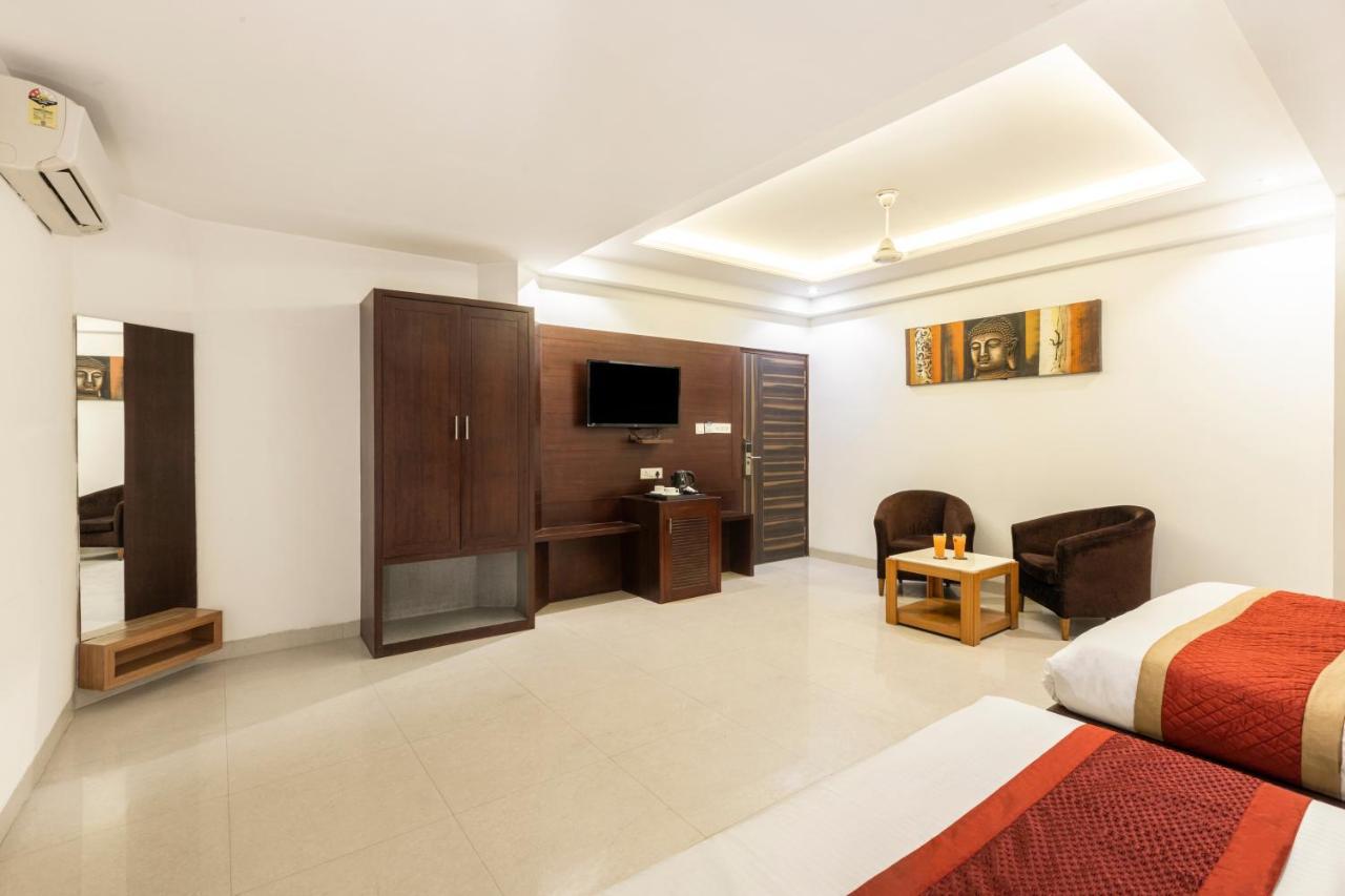 Hotel Star By Star Group- Near Delhi Airport Új-Delhi Kültér fotó