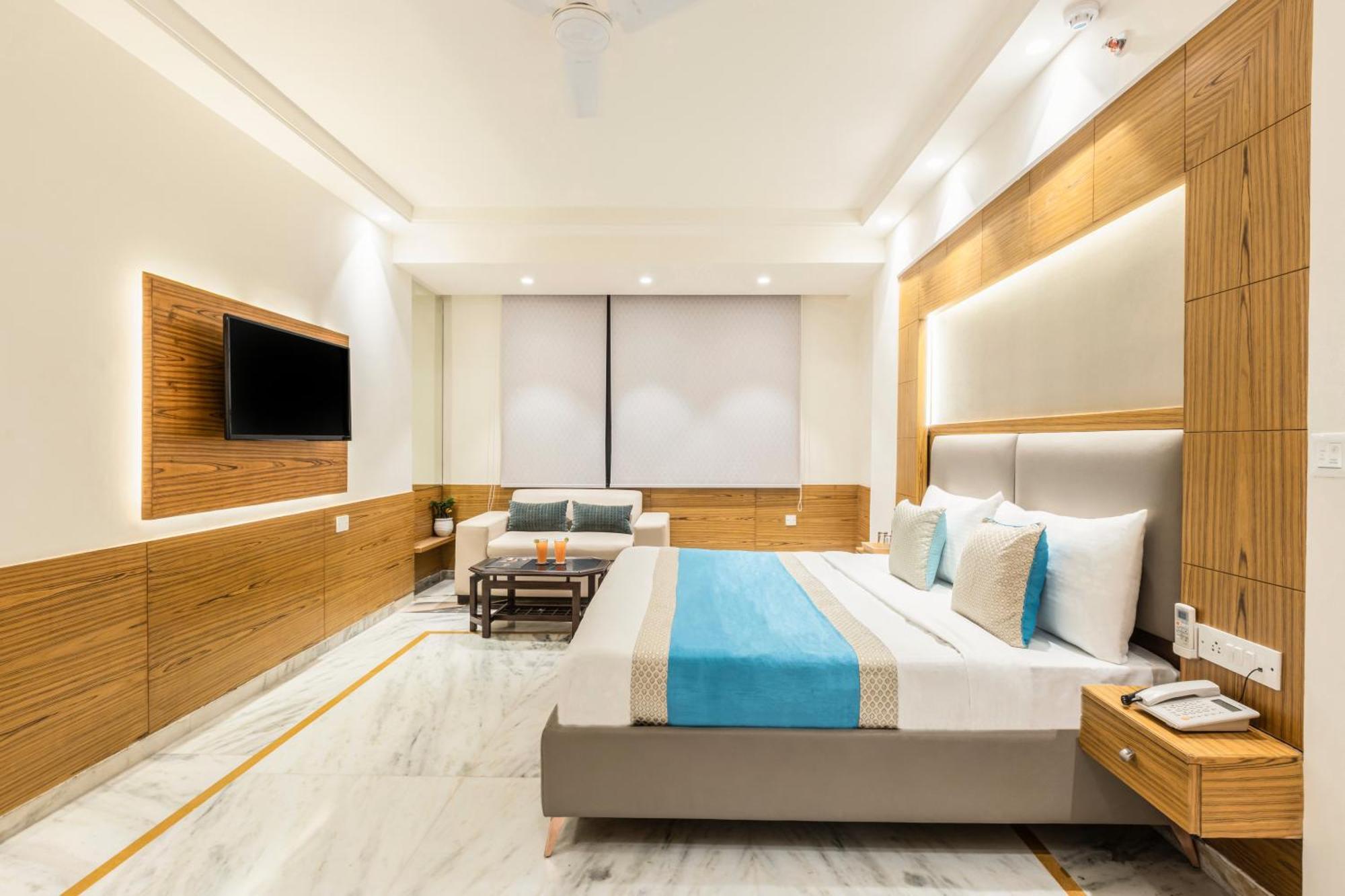 Hotel Star By Star Group- Near Delhi Airport Új-Delhi Kültér fotó