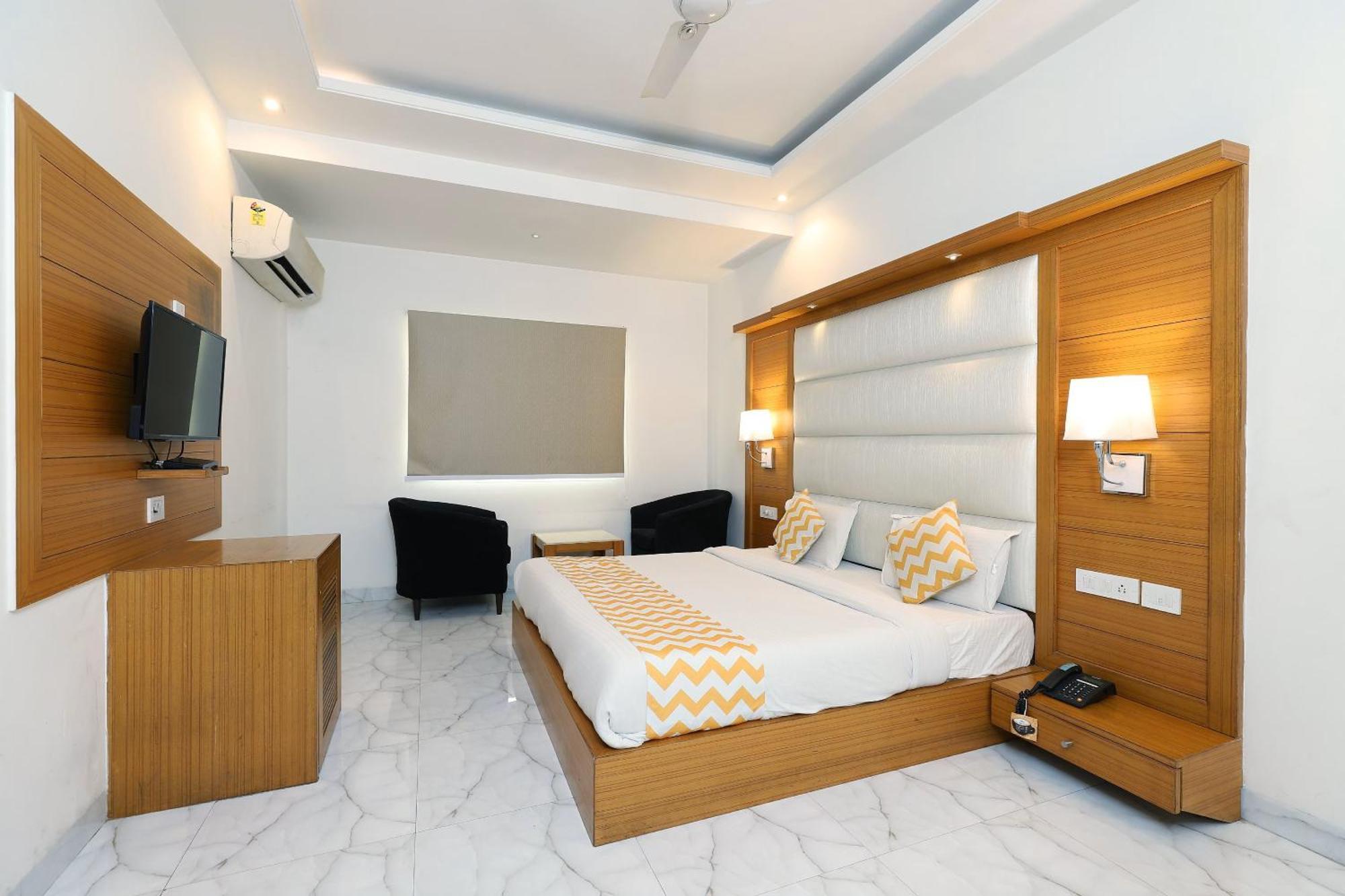 Hotel Star By Star Group- Near Delhi Airport Új-Delhi Kültér fotó