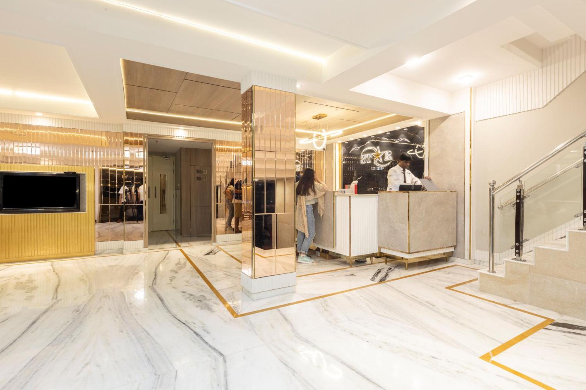 Hotel Star By Star Group- Near Delhi Airport Új-Delhi Kültér fotó