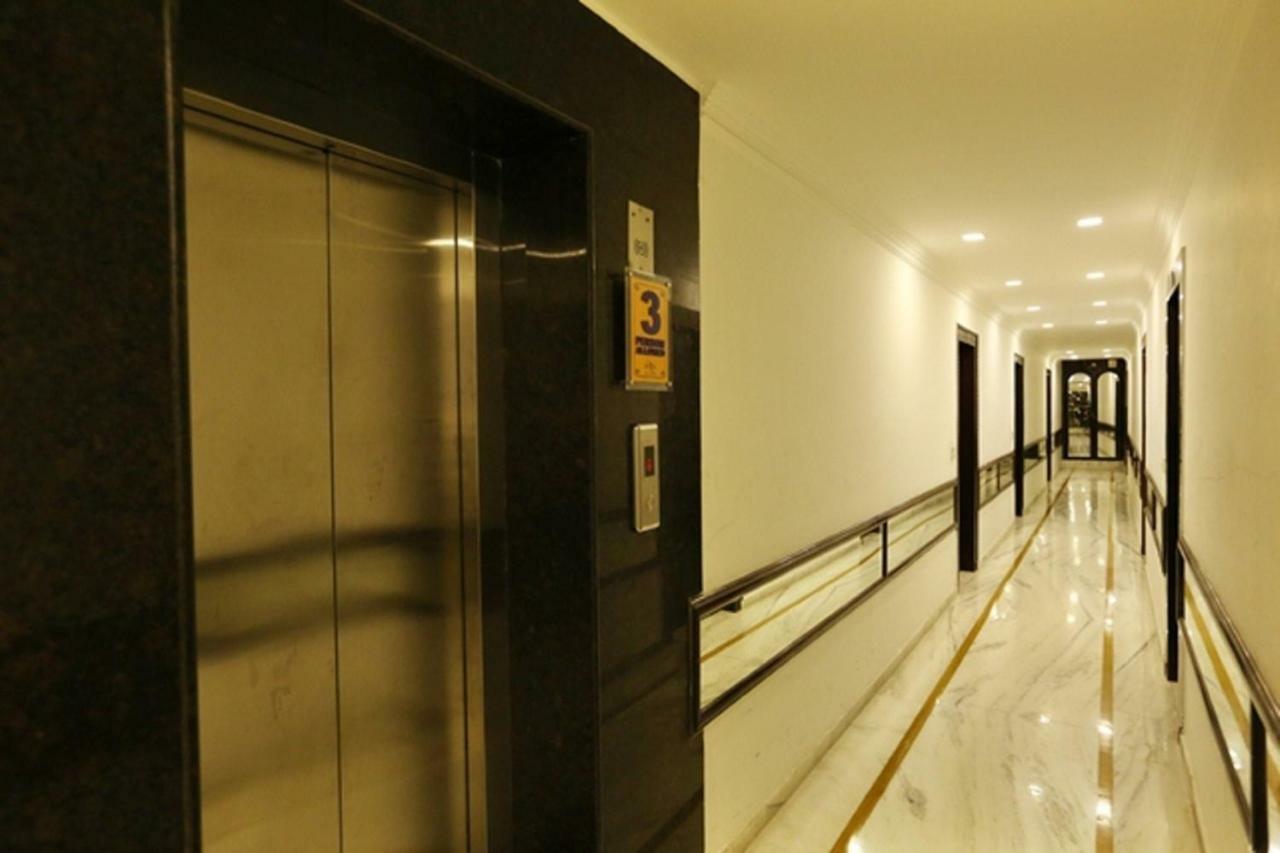 Hotel Star By Star Group- Near Delhi Airport Új-Delhi Kültér fotó
